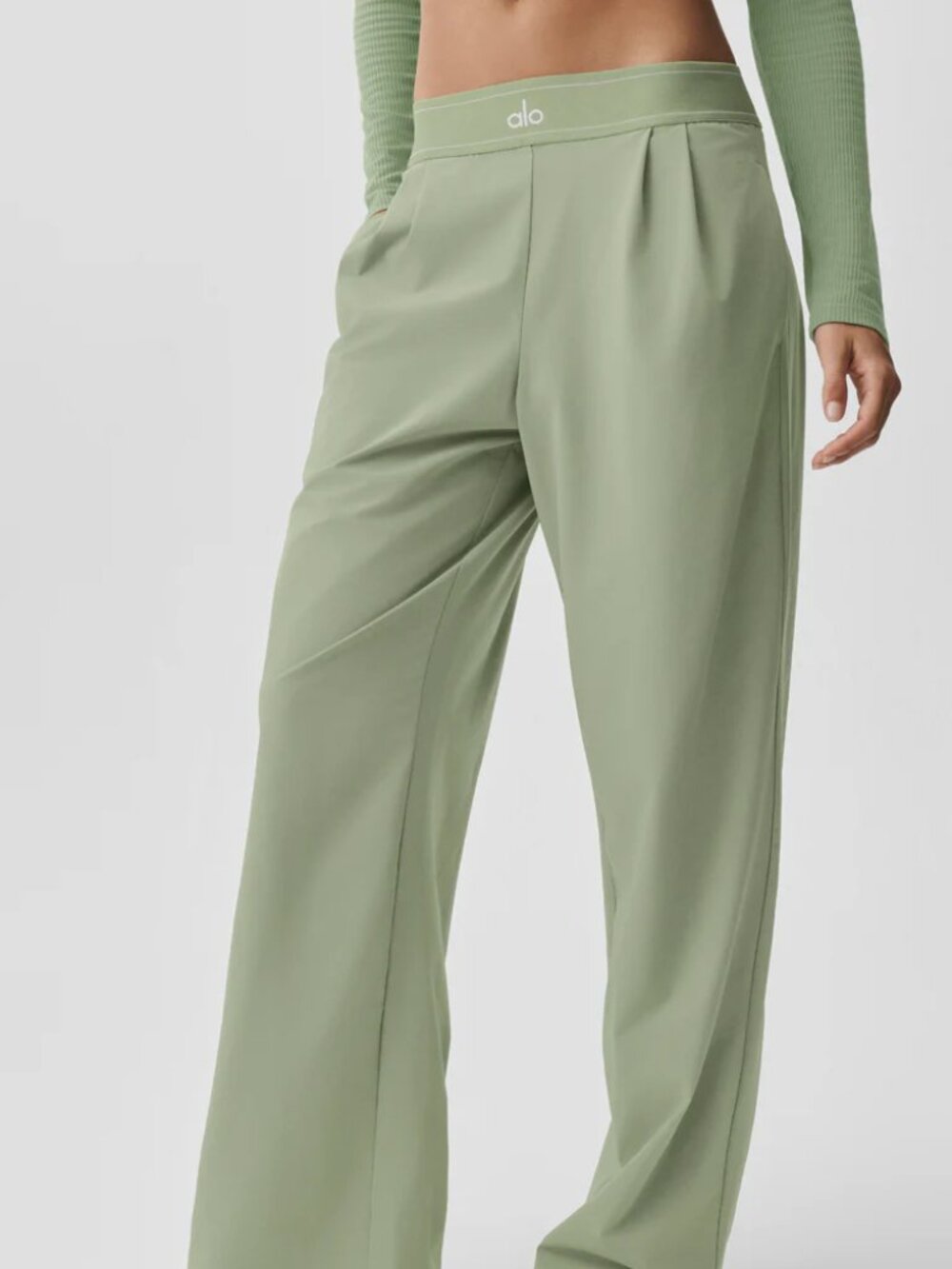 NWT ALO Yoga Dune Grass Trouser🧘♀️Downtown Athleisure Suit Up 30" Inseam - Picture 9 of 10